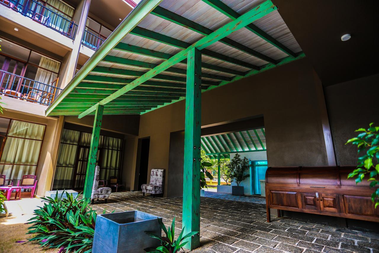 Waves By Tranquil Hotel Negombo Luaran gambar