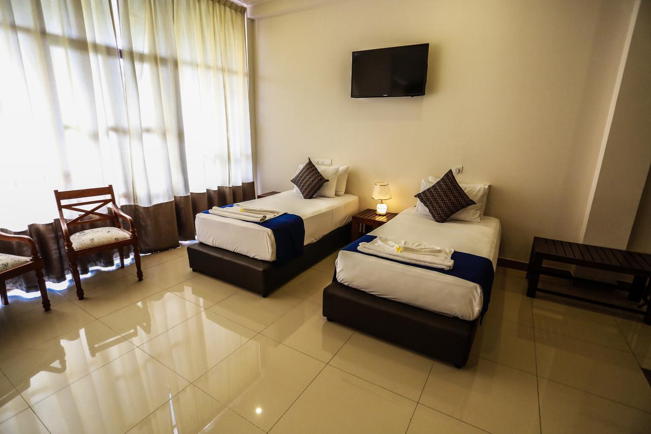 Waves By Tranquil Hotel Negombo Luaran gambar