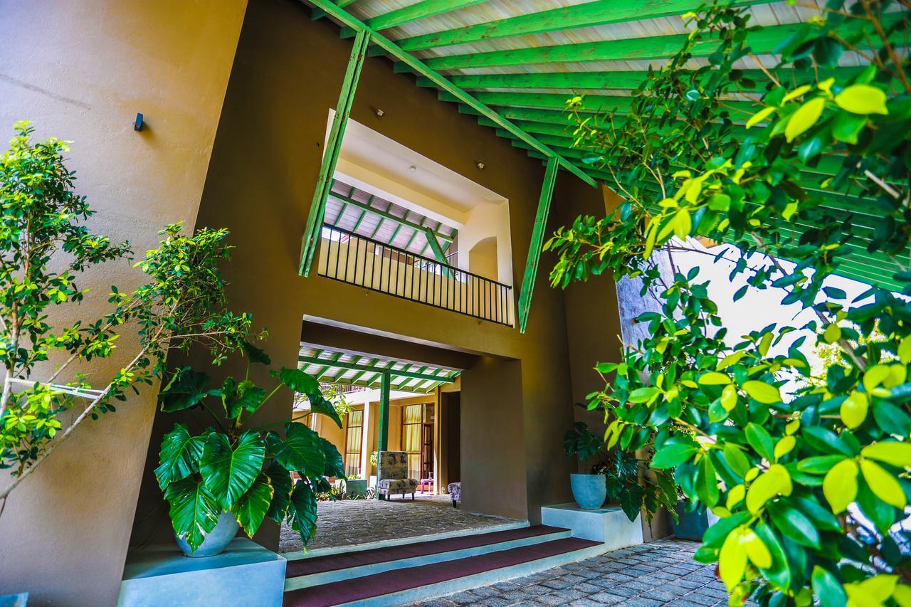Waves By Tranquil Hotel Negombo Luaran gambar
