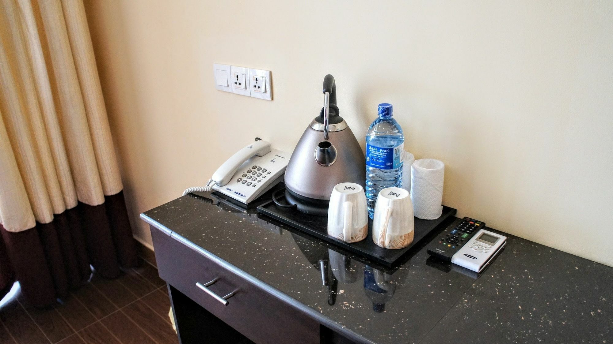 Waves By Tranquil Hotel Negombo Luaran gambar